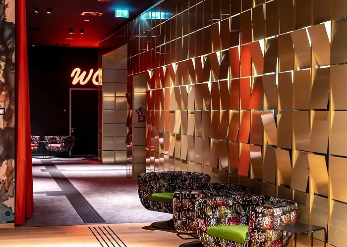 Me And Oberkassel, By Hyatt Ντίσελντορφ