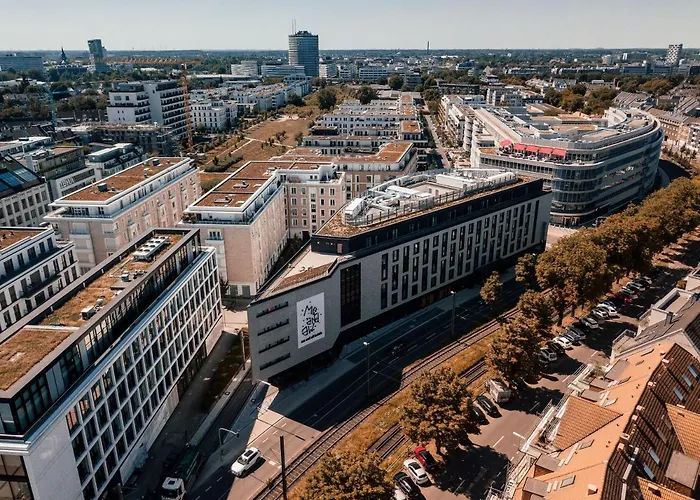 Me And Oberkassel, By Hyatt 4*