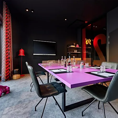 Me And Oberkassel, By Hyatt Düsseldorf