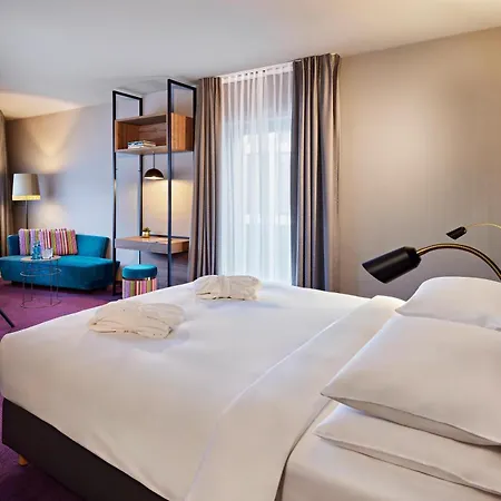 Me And Oberkassel, By Hyatt 4*