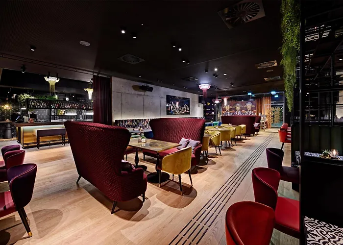 Me And Oberkassel, By Hyatt 4*