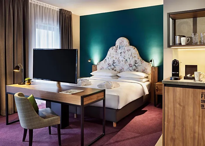 Me And Oberkassel, By Hyatt Düsseldorf