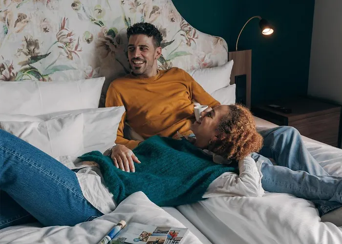 Me And Oberkassel, By Hyatt Düsseldorf