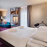 Me And Oberkassel, By Hyatt 4*