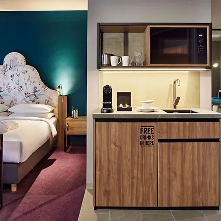 Me And Oberkassel, By Hyatt Otel 4*