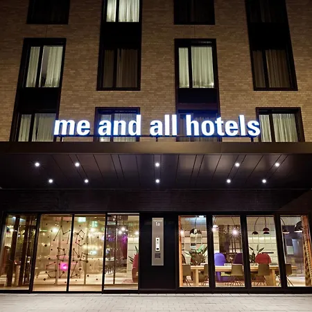 Me And Oberkassel, By Hyatt Otel