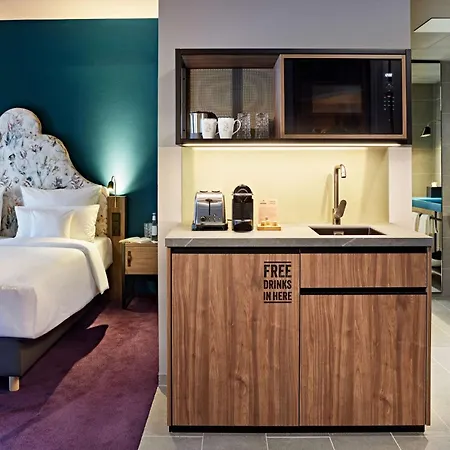 Me And Oberkassel, By Hyatt 4*