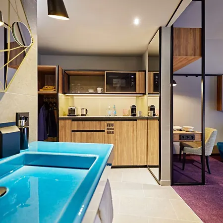 Me And Oberkassel, By Hyatt Otel 4*