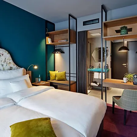 Me And Oberkassel, By Hyatt Otel Düsseldorf