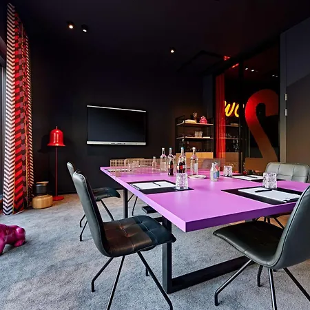 Me And Oberkassel, By Hyatt 4*