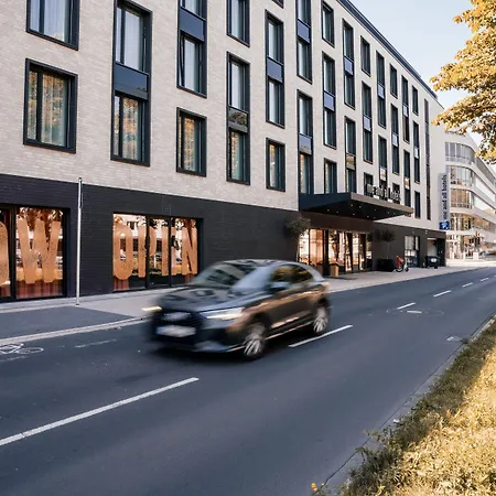 Me And Oberkassel, By Hyatt