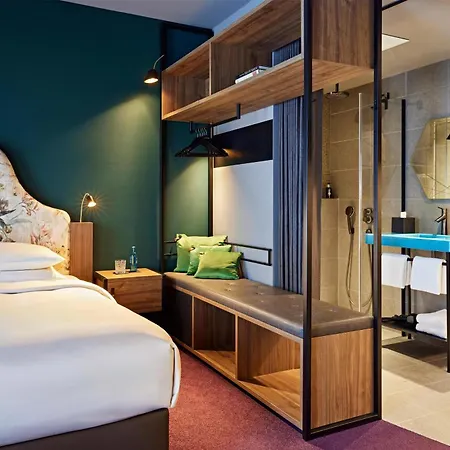 Me And Oberkassel, By Hyatt 4* Düsseldorf