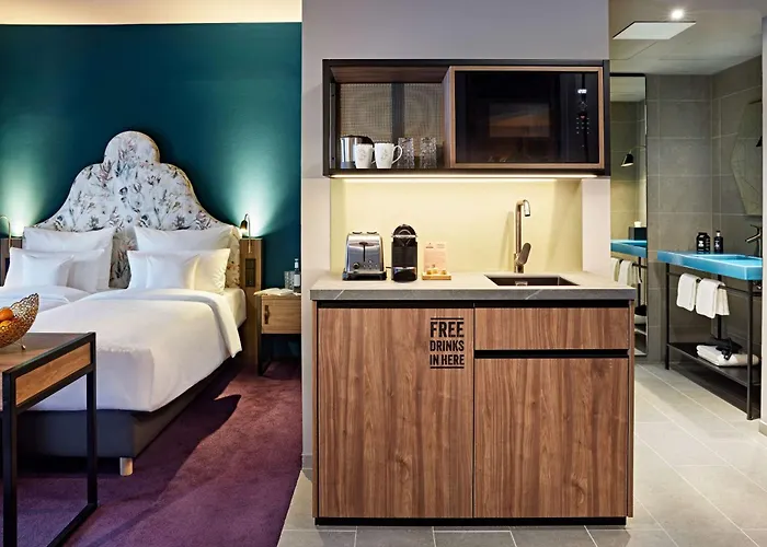 Me And Oberkassel, By Hyatt 4*