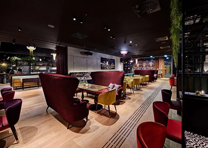 Me And Oberkassel, By Hyatt 4*