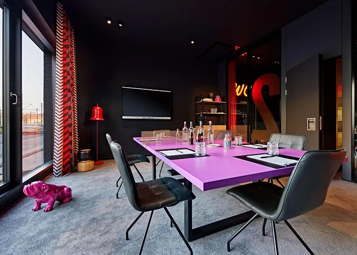 Me And Oberkassel, By Hyatt 4*