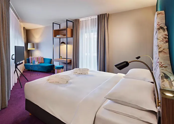Me And Oberkassel, By Hyatt 4*