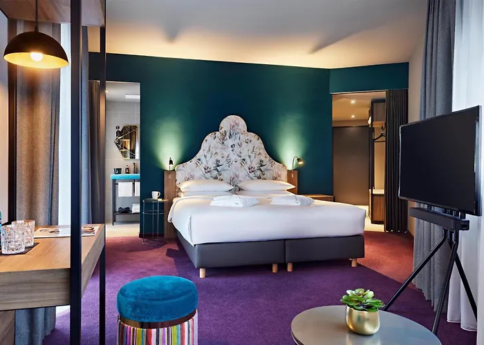 Me And Oberkassel, By Hyatt Hotel 4*
