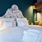 Me And Oberkassel, By Hyatt Hotell 4*