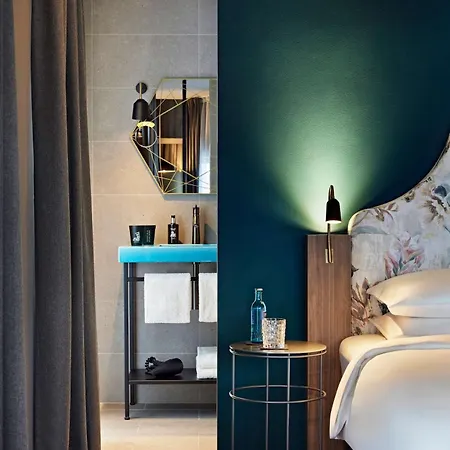 Me And Oberkassel, By Hyatt