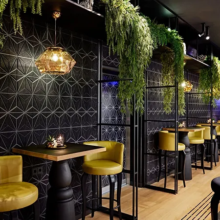 Me And Oberkassel, By Hyatt 4*